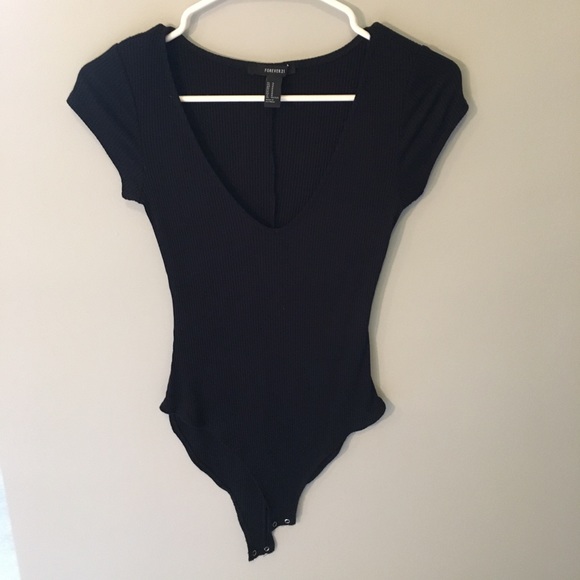 Forever 21 Tops - Black ribbed bodysuit